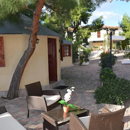 Hotell Chrissa Rooms&bungalows 3*