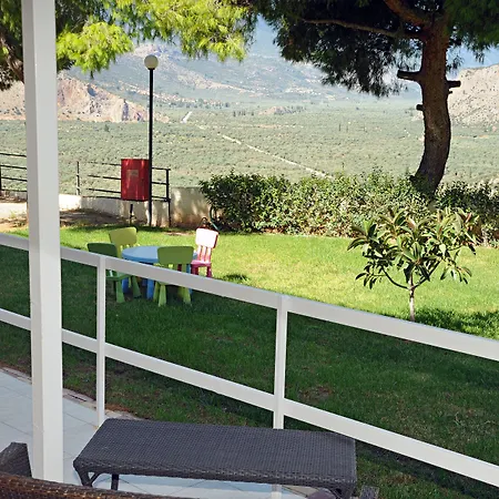 Chrissa Rooms&bungalows Hotell 3*