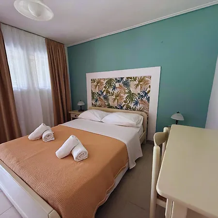 Hotell Chrissa Rooms&bungalows 3*