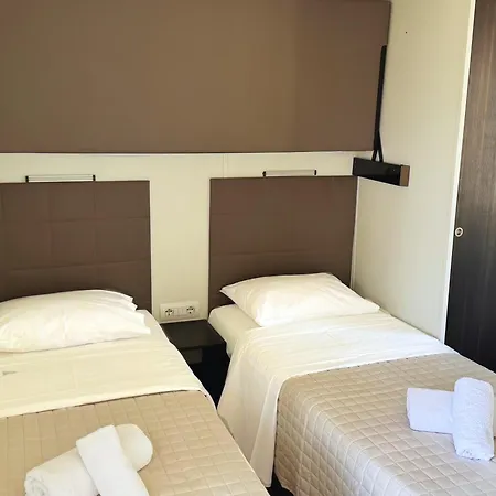 Chrissa Rooms&bungalows Hotell
