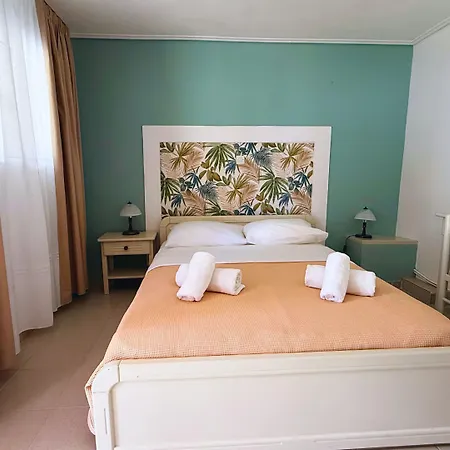 Hotell Chrissa Rooms&bungalows 3*
