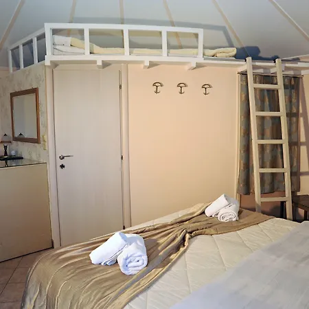Hotell Chrissa Rooms&bungalows Delphi