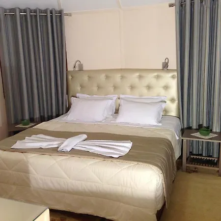 Chrissa Rooms&bungalows Delphi