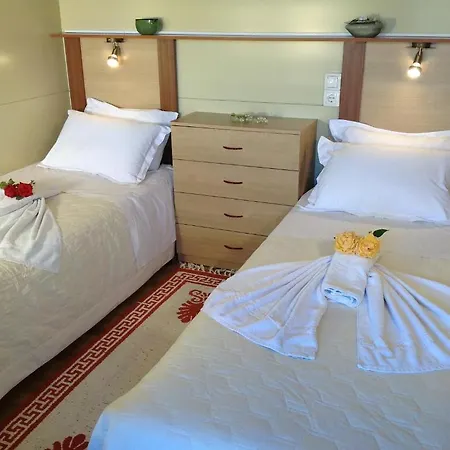 Chrissa Rooms&bungalows 3*