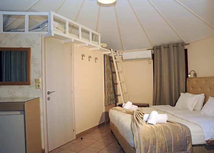 Chrissa & Ξενοδοχείο Δελφοί