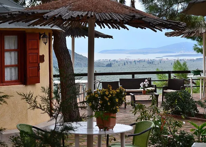 Ξενοδοχείο Chrissa & Δελφοί