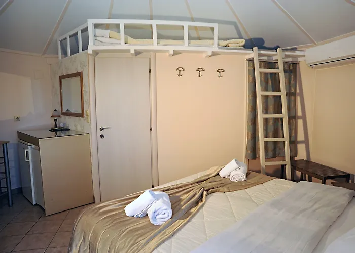 Chrissa & Ξενοδοχείο 3*